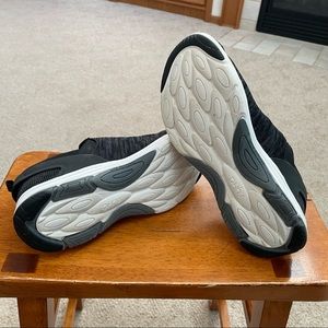 Women's Ryka Walking Shoe.